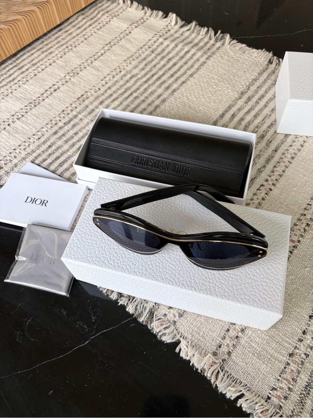 Dior Black Cat-Eye Sunglasses with Blue Lenses Dior Meteor II - Picture 7 of 8